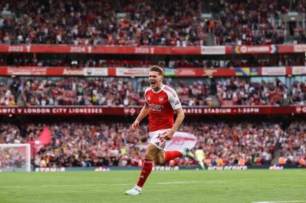 Danh sách sân khấu UEFA Champions League của Arsenal: Yorke, Doman 15 tuổi nằm trong danh sách, Chúa
