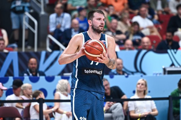 Bonga: Cho dù Doncic có giảm cân hay không, chúng tôi biết anh ấy là người chơi nào. May mắn thay, a